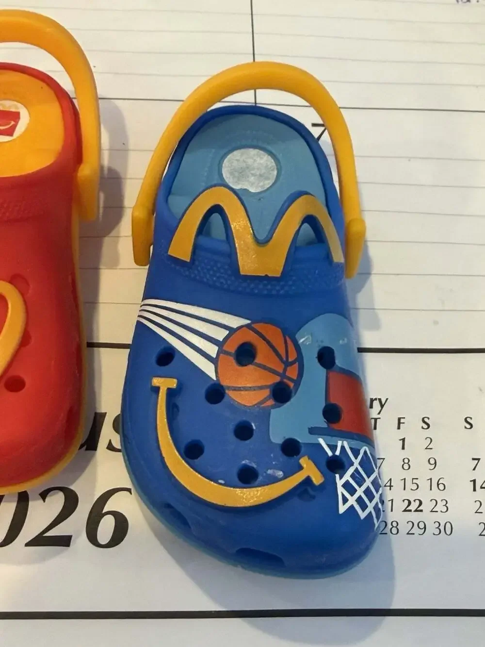 McDonald’s  Crocs Shoe Toys Set Of 4  Ages 3 To 7 (3.5”x1.5”x1”)